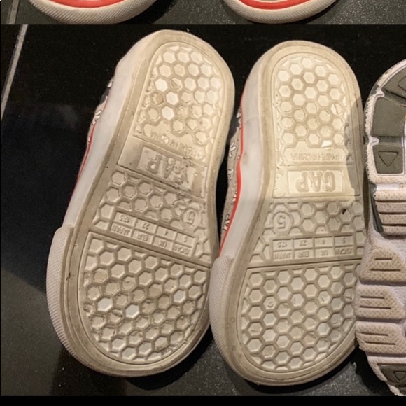 GAP Disney Mickey Toddler Slip-on Sneakers 5C - Picture 2 of 2